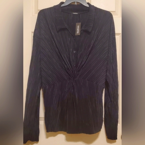 NWT Boohoo Plus Plisse Twisted Shirt. Size 24 - Picture 2 of 11